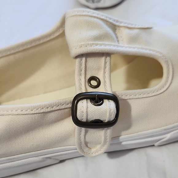 Vans Women's Cream Canvas Buckle Sneakers - Picture 7 of 12